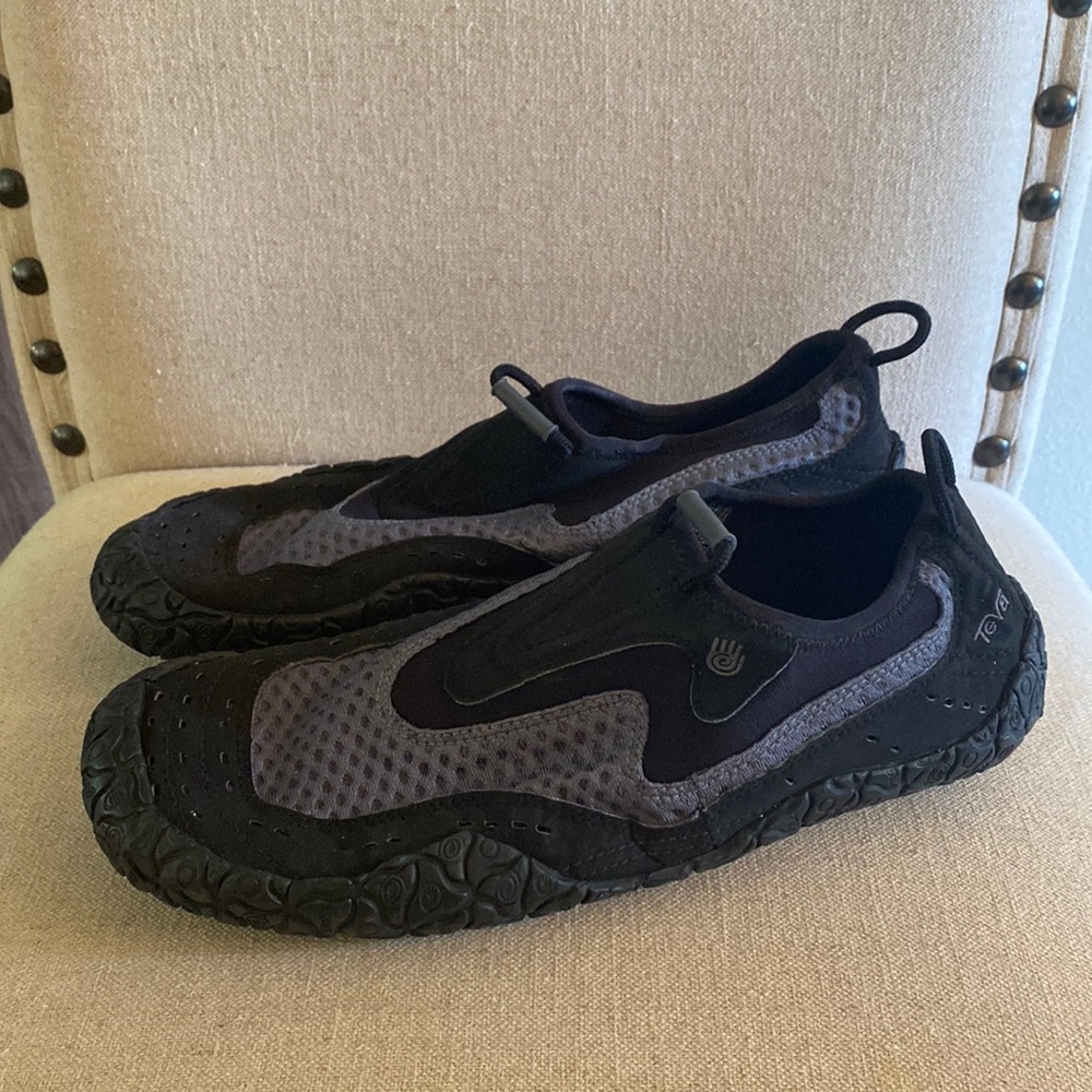 Teva Women’s Proton Water Swim Beach Shoes Black Gray Size 10-10.5